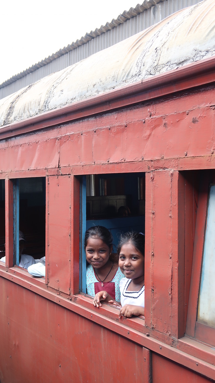 Viagem de comboio no Sri Lanka © Viaje Comigo