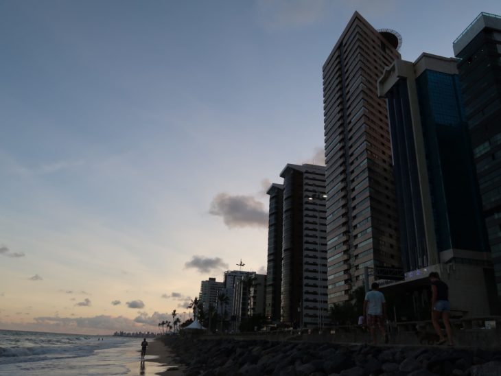 Pôr do sol na Praia de Boa Viagem - Recife - Brasil © Viaje Comigo