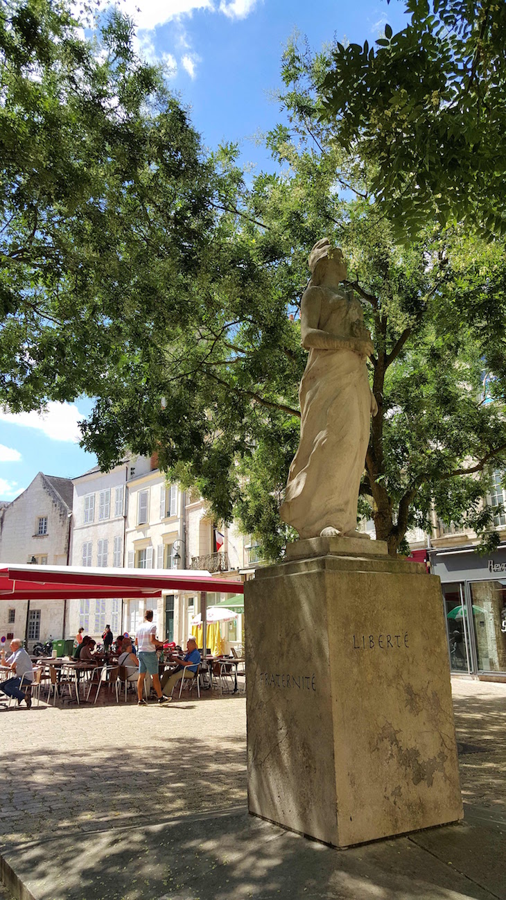 Cidade de Orleães, Vale do Loire, França © Viaje Comigo