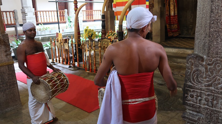 Templo da Relíquia do Dente Sagrado, Kandy, Sri Lanka © Viaje Comigo