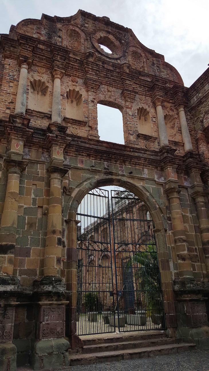 Convento Sto Domingo - Centro Histórico - Cidade do Panamá © Viaje Comigo