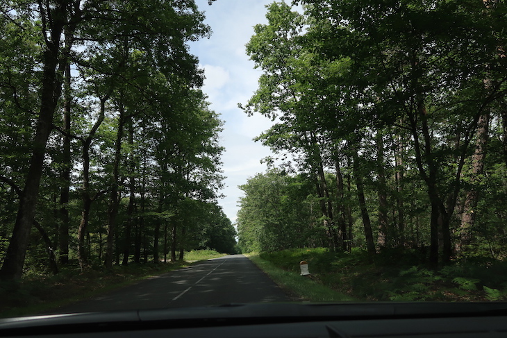 Na estrada no Vale do Loire - França © Viaje Comigo