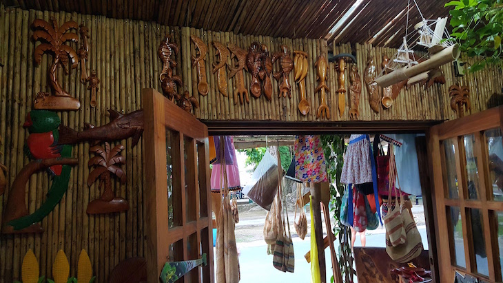 Loja de artesanato - Isla Colon - Bocas del Toro, Panamá © Viaje Comigo