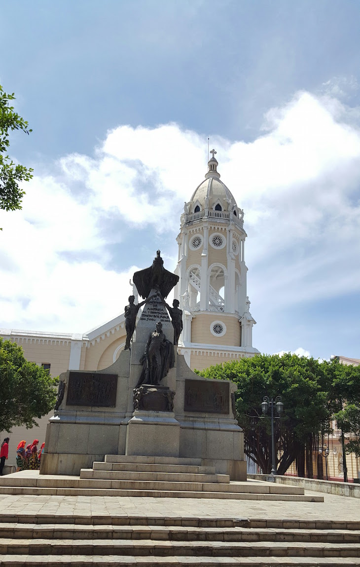 Plaza Bolívar - Cidade do Panamá © Viaje Comigo