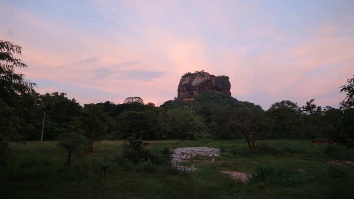 Vista para Sirigiya - do hotel Zinc Journey para Sigiriya - Sri Lanka © Viaje Comigo
