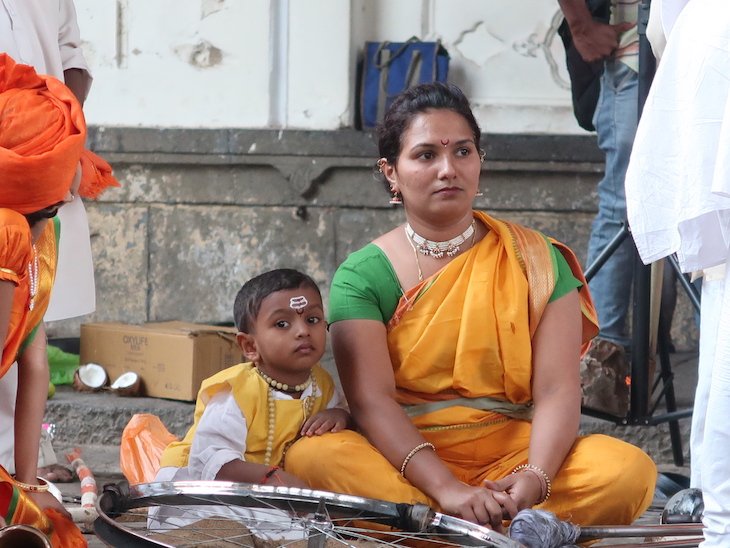 Menino e mãe da Mardani Khel em Kolhapur - India © Viaje Comigo