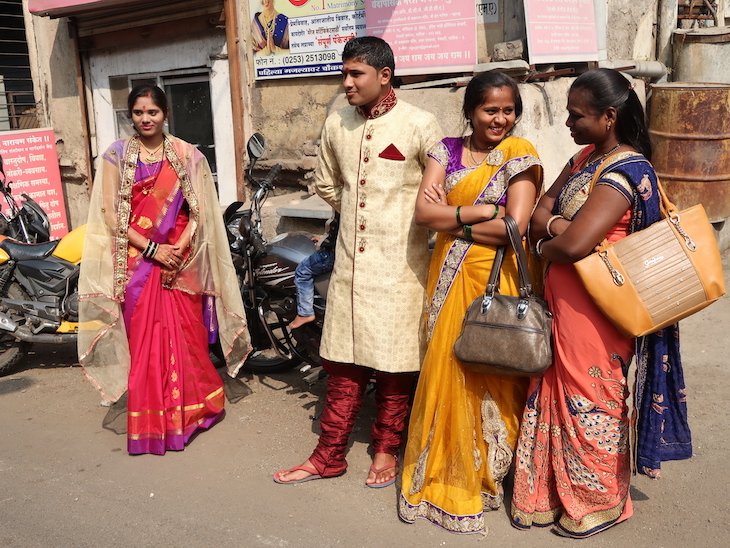 Noivos na rua Nashik -Maharashtra- India © Viaje Comigo