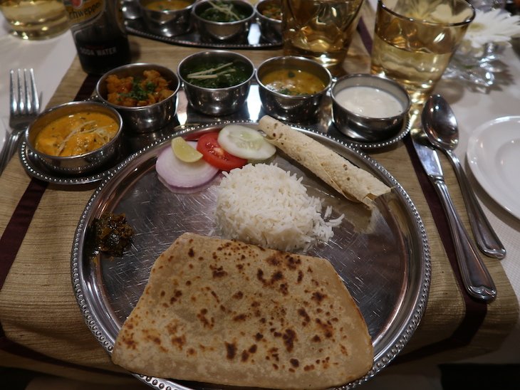 Comida no comboio Deccan Odyssey - Índia © Viaje Comigo