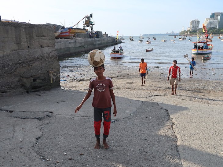 Porto de pesca em Bombaim - Índia © Viaje Comigo