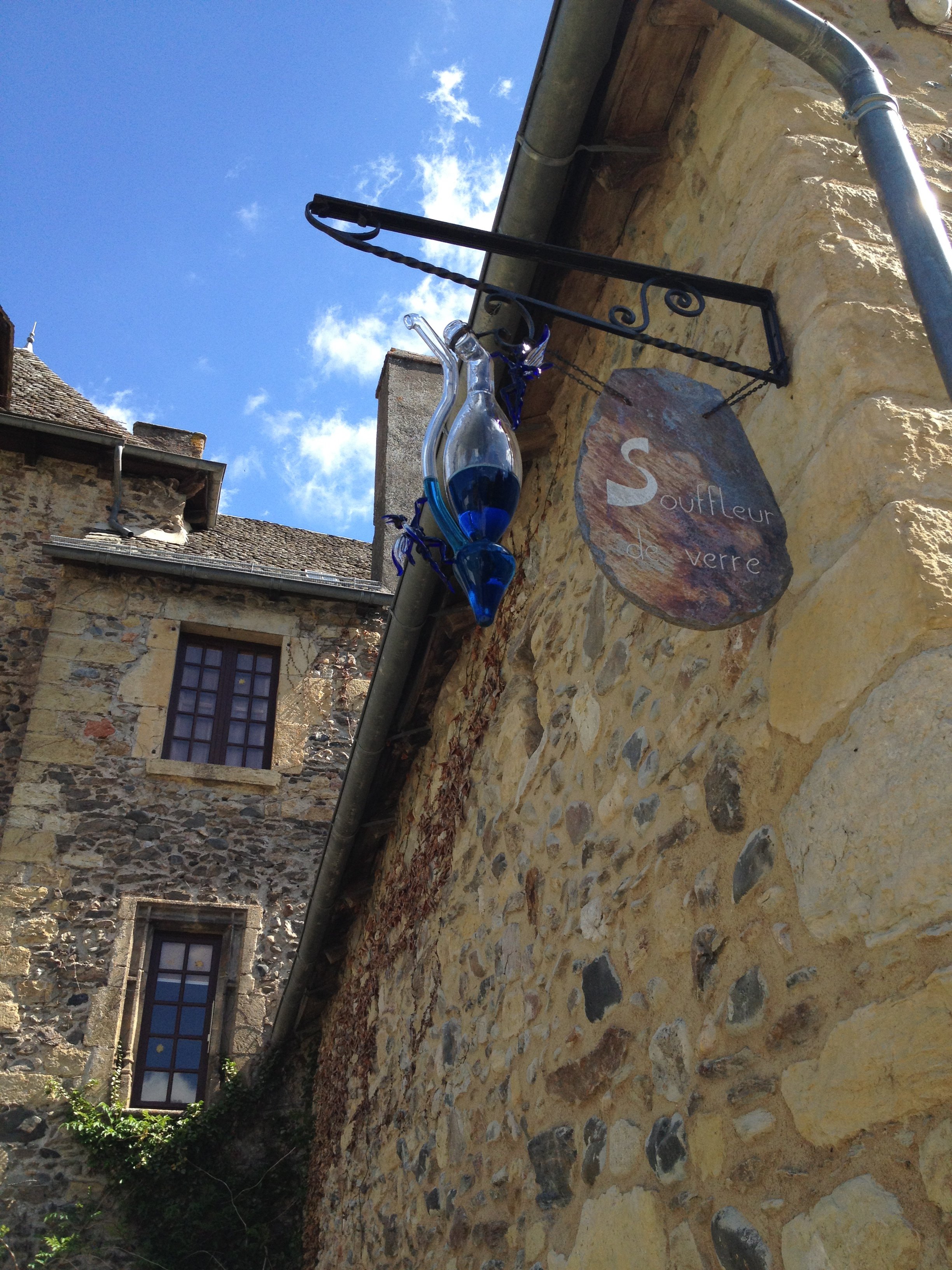 Oficinas de artesanato - Sainte Eulalie d’Olt - Aveyron - França © Viaje Comigo