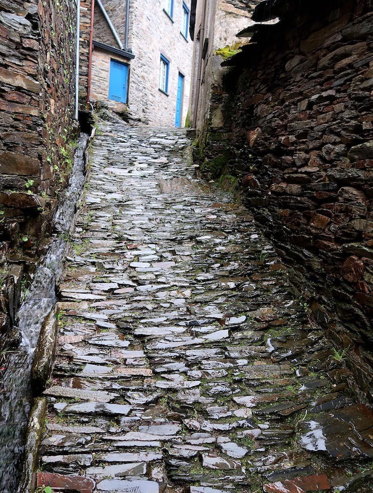 Levada em Piódão - Portugal © Viaje Comigo