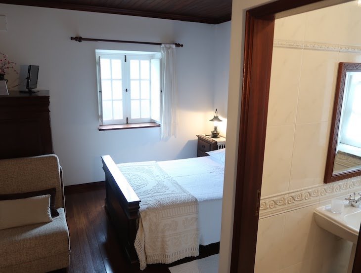 Quarto da Casa da Padaria, Piódão - Aldeias Históricas de Portugal © Viaje Comigo