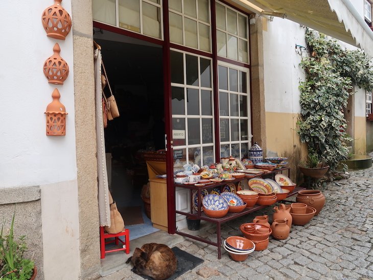 Comércio em Almeida- Portugal © Viaje Comigo