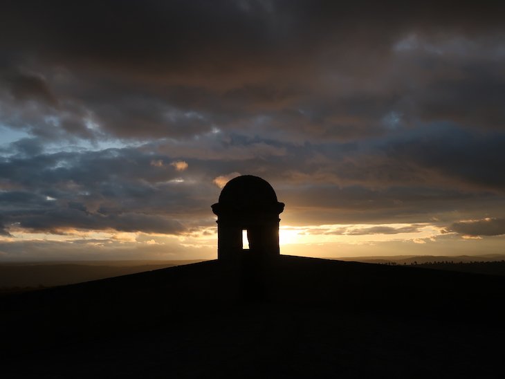 Pôr-do-sol em Almeida - Portugal © Viaje Comigo