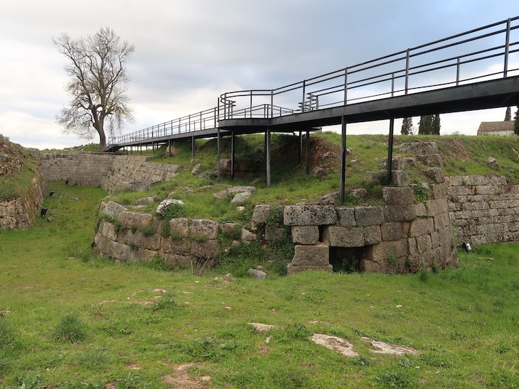 Ruínas do Castelo de Almeida - Portugal © Viaje Comigo