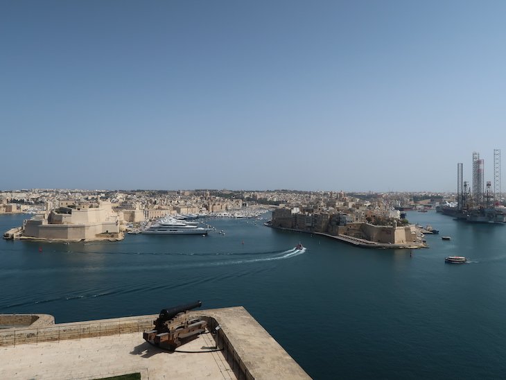 Vista de La Valetta para as Três Cidades: Vittoriosa (Birgu). Senglea e Cospicua - Malta © Viaje Comigo