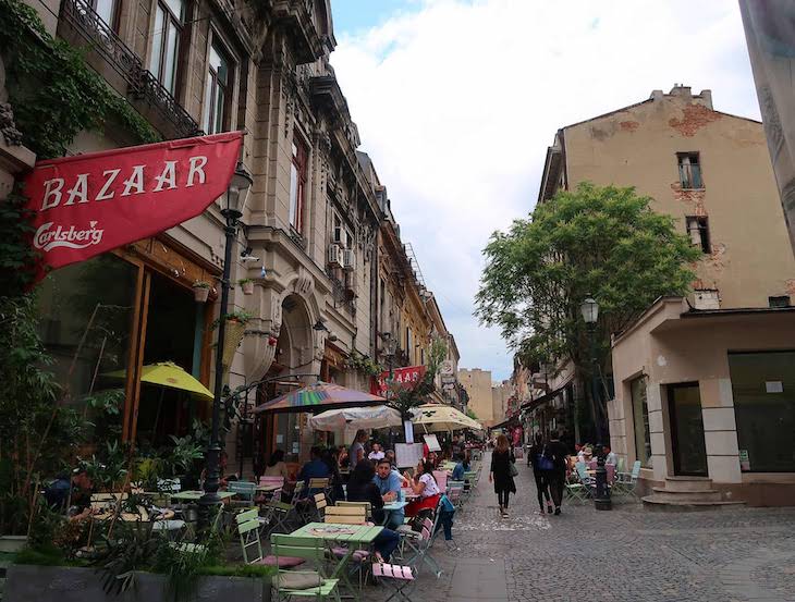 Restaurante no centro histórico de Bucareste - Roménia © Viaje Comigo