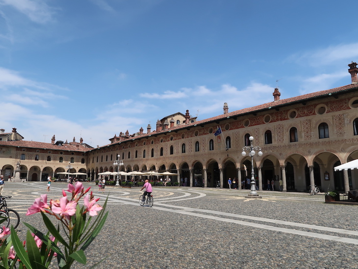 Piazza Ducale, Vigevano - Itália © Viaje Comigo