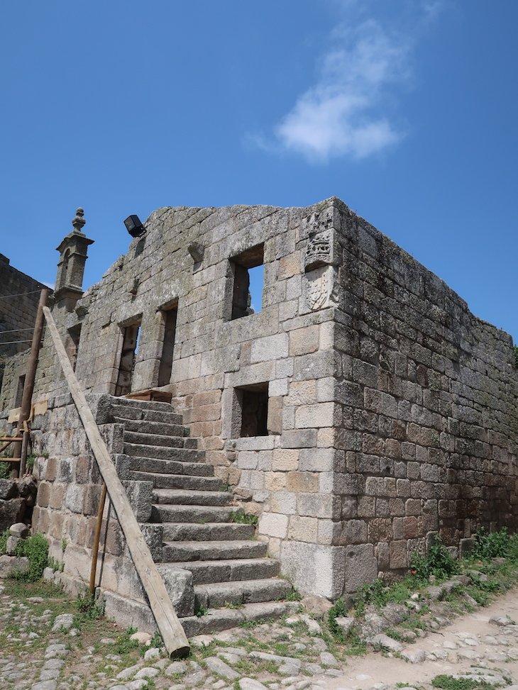 Antiga casa da Câmara municipal no Castelo de Marialva - Portugal © Viaje Comigo