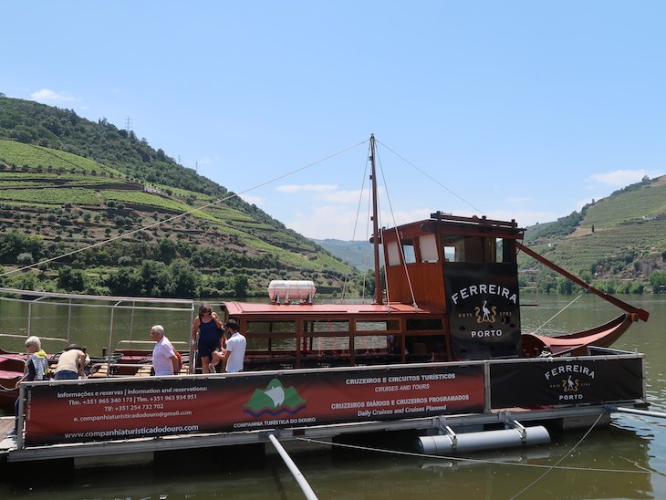 Passeio de barco Rabelo no rio Douro © Viaje Comigo