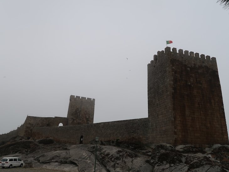 Nevoeiro no castelo de Linhares da Beira - Aldeias Historicas de Portugal @ Viaje Comigo