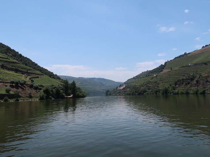 Passeio de barco Rabelo no rio Douro © Viaje Comigo