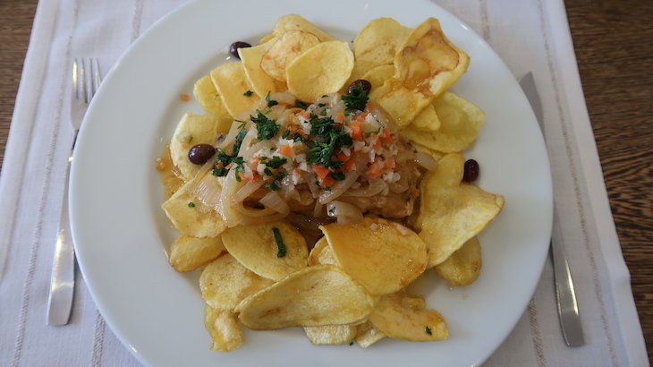 Bacalhau à Braga no restaurante do Museu de Arqueologia D. Diogo de Sousa - Braga - Portugal © Viaje Comigo