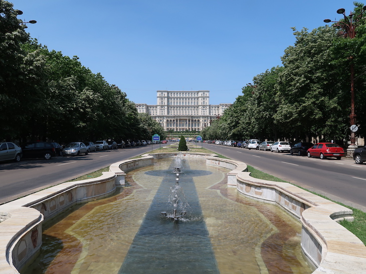 Avenida Palacio - Bucareste - Romenia © Viaje Comigo