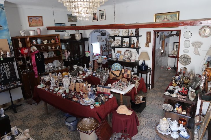 Loja de antiguidades - Castelo Rodrigo - Portugal © Viaje Comigo