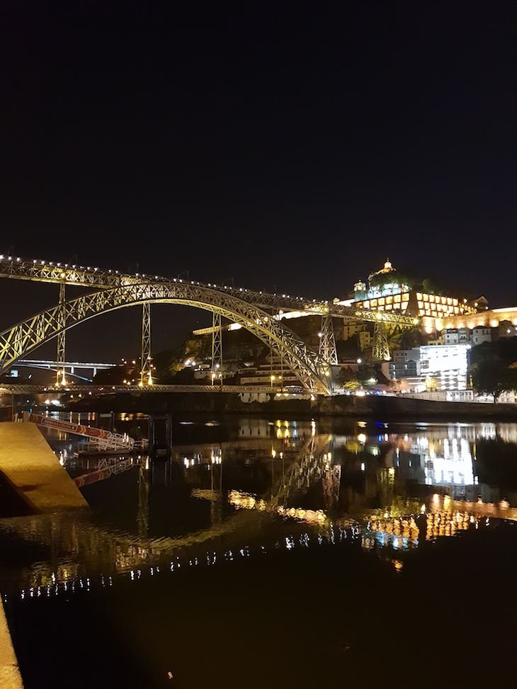 Ponte Luís I, reflexo no rio Douro, Porto © Viaje Comigo