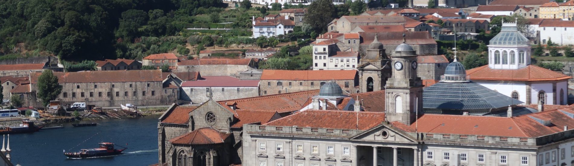 Vista da cidade do Porto e rio Douro - Portugal © Viaje Comigo