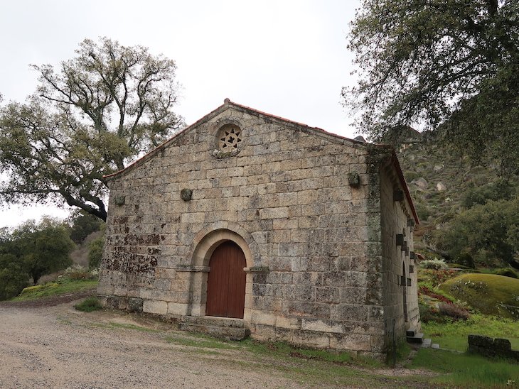 Capela de S. Pedro de Vira-Corça - Monsanto - Aldeia Histórica - Portugal © Viaje Comigo
