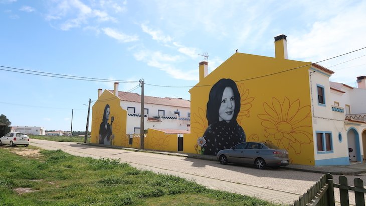 Casas com imagens de Amália em Brejão - Alentejo - Portugal © Viaje Comigo
