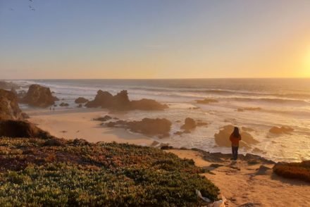 Susana Ribeiro na Praia da Samoqueira - Porto Côvo - Alentejo - Portugal © Viaje Comigo