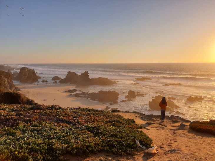 Susana Ribeiro na Praia da Samoqueira - Porto Côvo - Alentejo - Portugal © Viaje Comigo