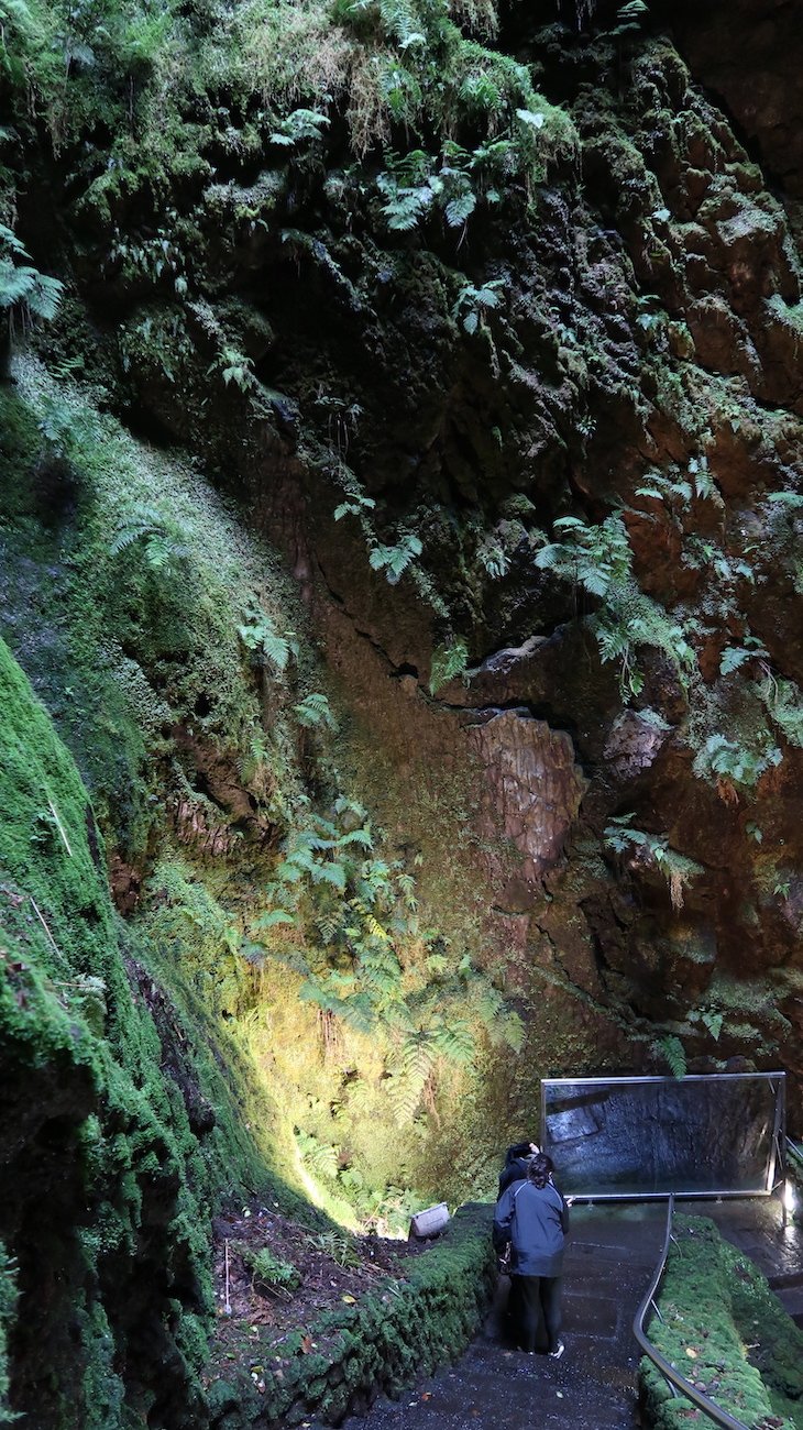 Algar do Carvão - Ilha Terceira - Açores © Viaje Comigo