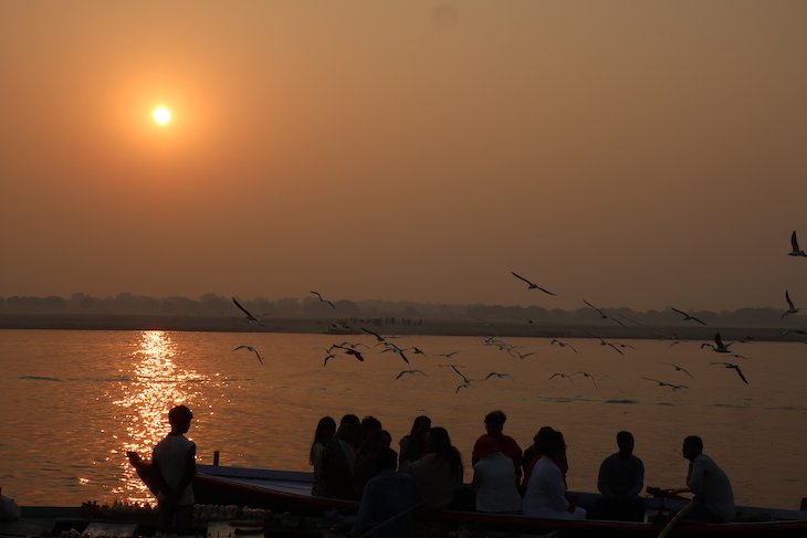 Nascer do sol em Varanasi - Índia © Viaje Comigo