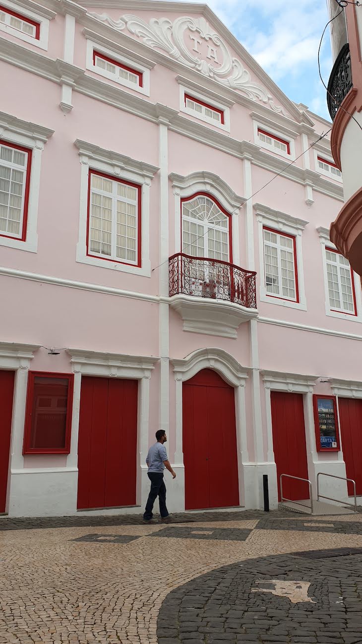 Teatro Angrense - Ilha Terceira - Açores © Viaje Comigo