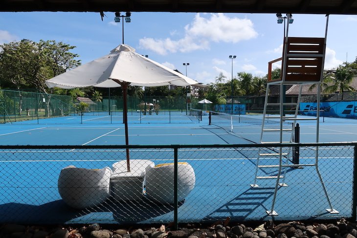 Campos de ténis no Club Med Bali - Indonésia © Viaje Comigo