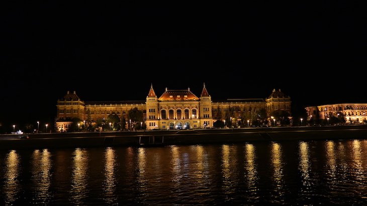 Noite em Budapeste - Hungria © Viaje Comigo