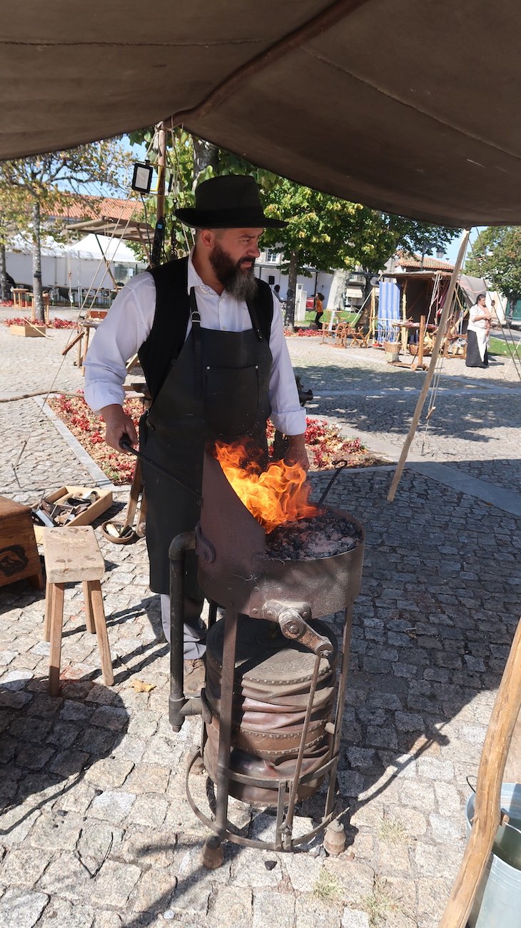 Ferreiro na Festa de Trancoso - Aldeias Históricas de Portugal © Viaje Comigo