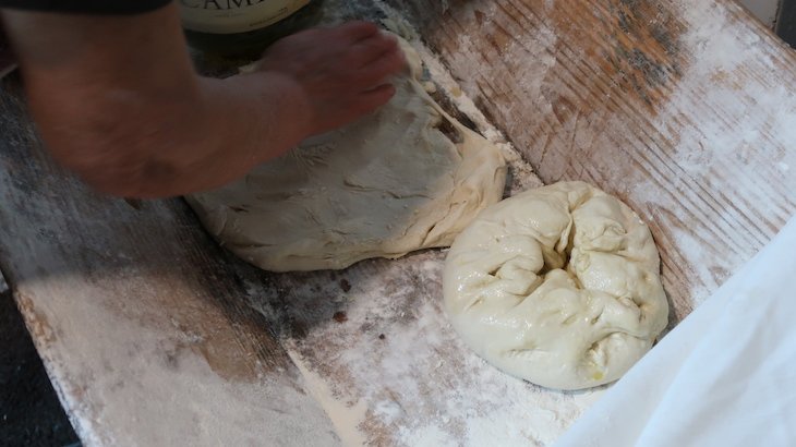 Preparar pão na Festa em Idanha-a-Velha - AHP © Viaje Comigo