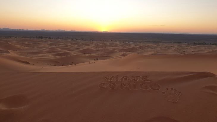Vaje Comigo nas dunas de Erg Chebbi, Merzouga - Deserto Saara, Marrocos © Viaje Comigo