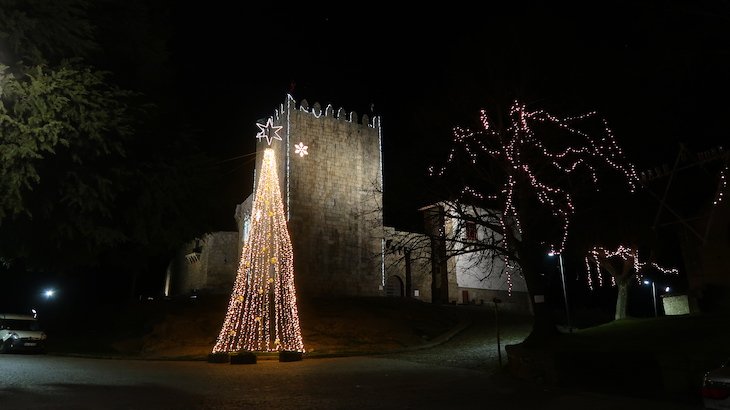 Árvore de Natal no castelo, Belmonte - Aldeias Históricas de Portugal © Viaje Comigo