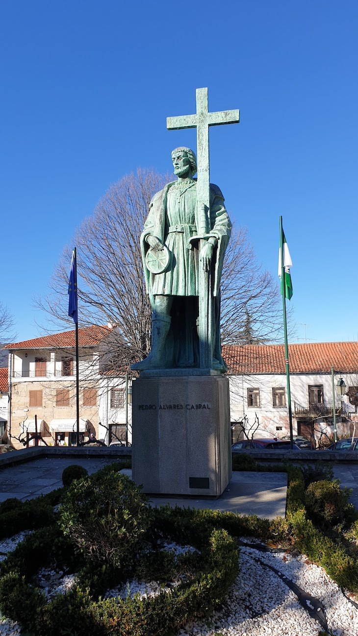 Estátua de Pedro Álvares Cabral Belmonte - Aldeias Históricas de Portugal © Viaje Comigo