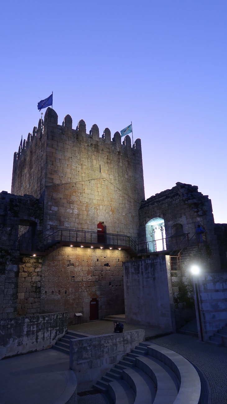Castelo ao anoitecer - Belmonte - Aldeias Históricas de Portugal © Viaje Comigo