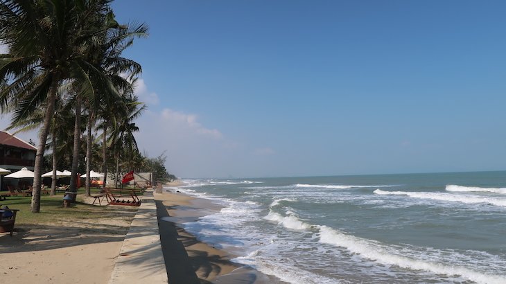 Praia do Palm Garden Beach Resort & Spa, Hoi An - Vietname © Viaje Comigo