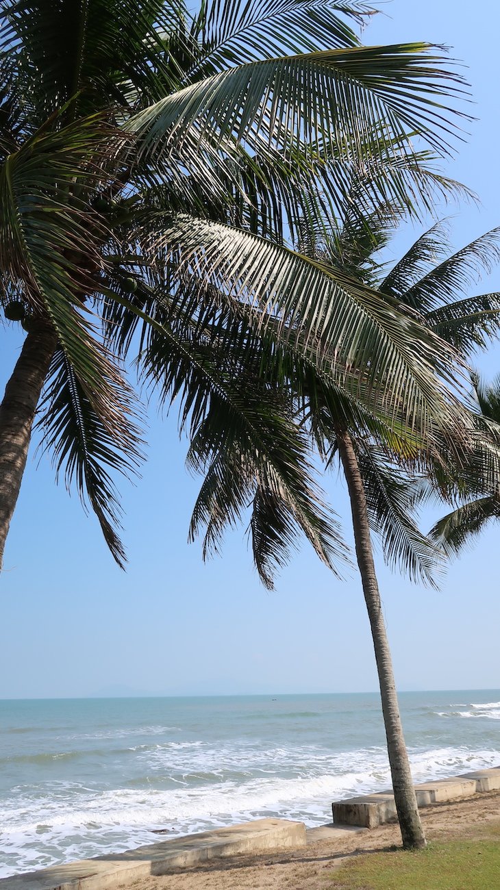 Praia do Palm Garden Beach Resort & Spa, Hoi An - Vietname © Viaje Comigo