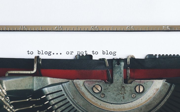 To blog or not to blog -©Suzy Hazelwood de Pexels - A Vintage Typewriter