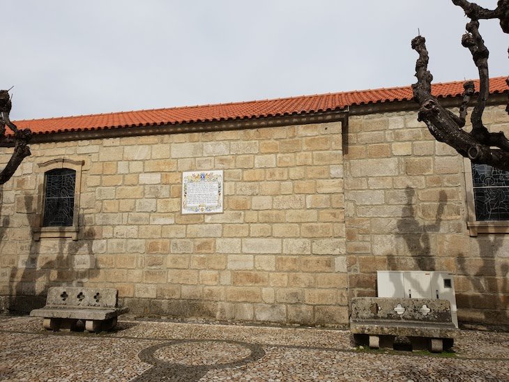 Igreja Matriz de Folgosinho - Portugal © Viaje Comigo